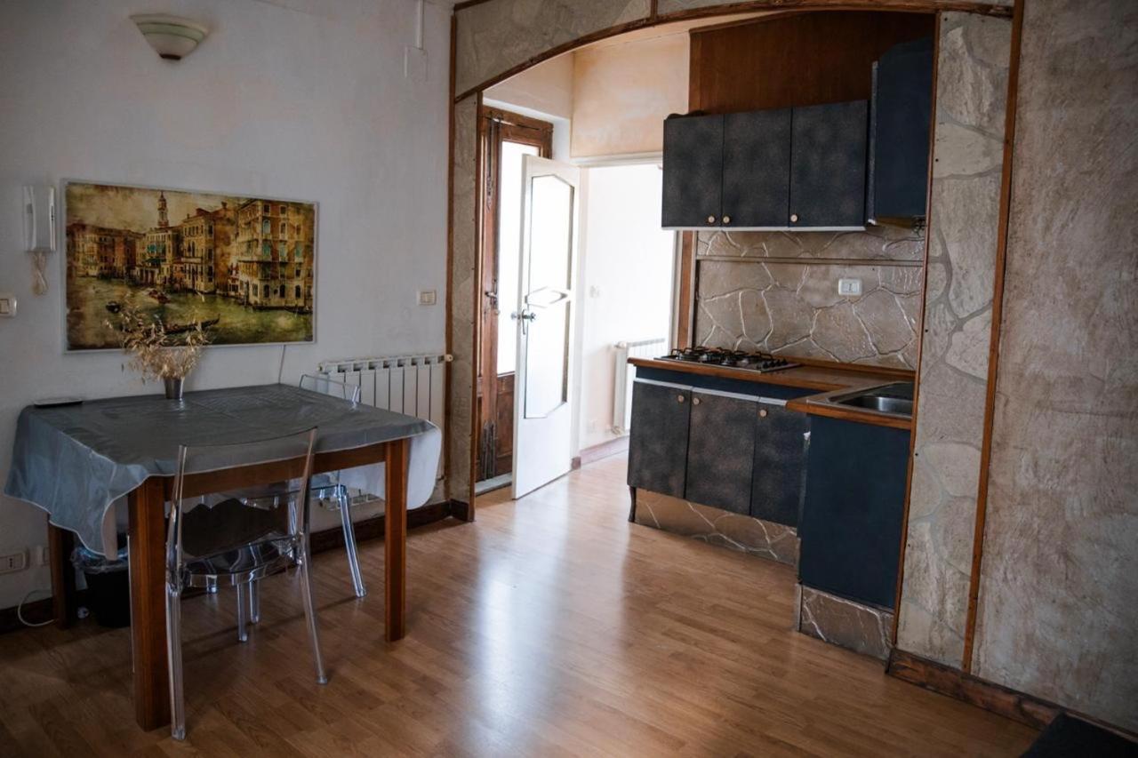 Le Chevalier Apartment Кастільйоне-ді-Сицилія Екстер'єр фото